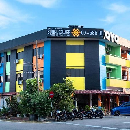Sunflower Express Hotel Pontian Kecil Ngoại thất bức ảnh