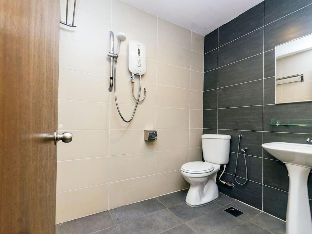 Sunflower Express Hotel Pontian Kecil Ngoại thất bức ảnh