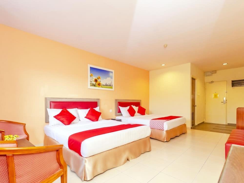 Sunflower Express Hotel Pontian Kecil Ngoại thất bức ảnh