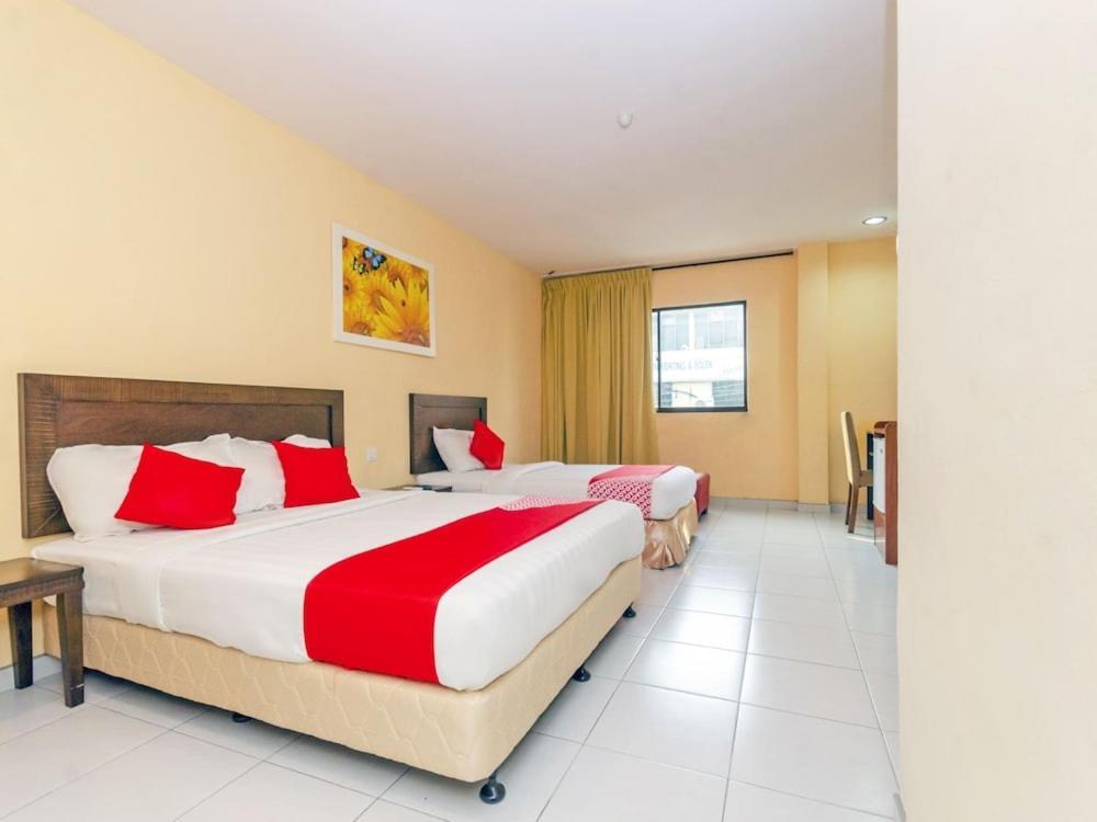 Sunflower Express Hotel Pontian Kecil Ngoại thất bức ảnh
