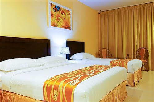 Sunflower Express Hotel Pontian Kecil Ngoại thất bức ảnh