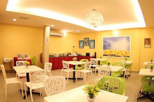 Sunflower Express Hotel Pontian Kecil Ngoại thất bức ảnh